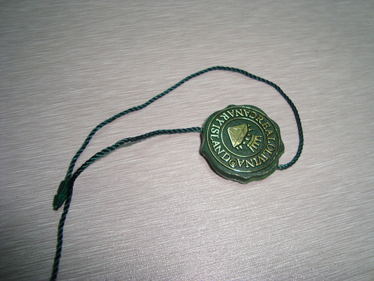 custom OEM retail clothing plastic security seals tags clothing tags remover